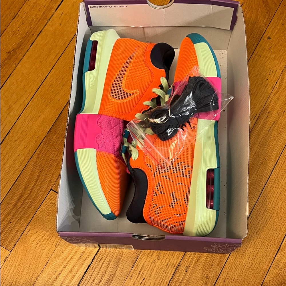 Nike' Orange and Pink Sneakers - Picture 14 of 14